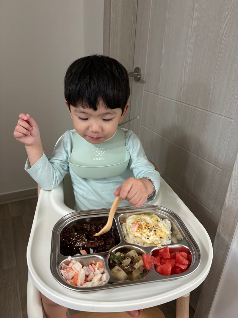 뒤집기 방지 확실한 그로미미 X 노티드 스텐 흡착식판