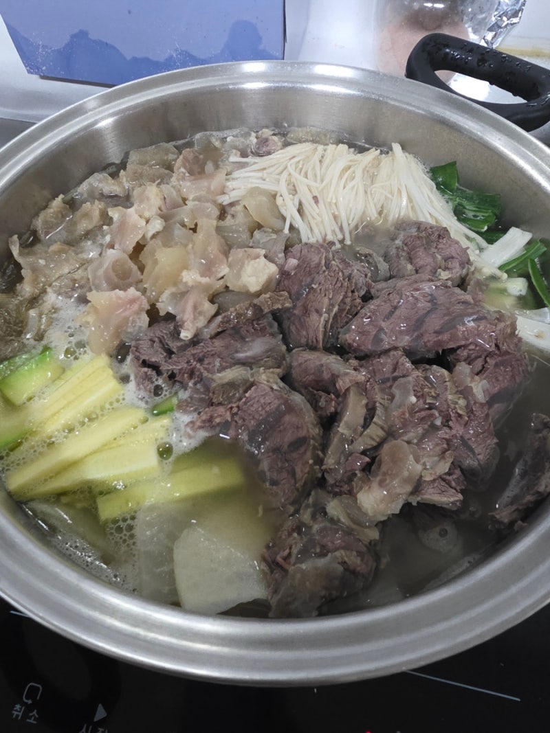 [My Cook] 비싼 스지탕 밖에서 왜 사 먹어? 집에서 저렴하게 먹을 수 있는 아롱사태 알스지 전골....