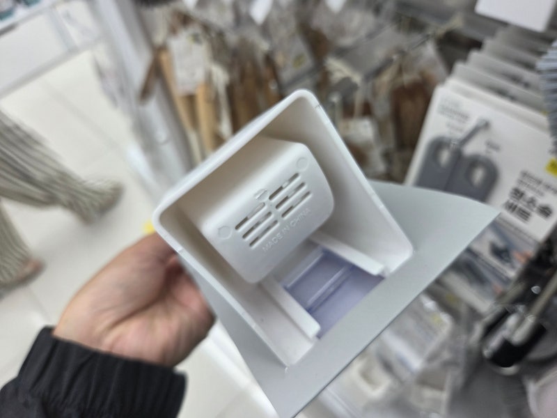 다이소 이거 가격표 잘못 붙인 줄... '천 원'맞아요?