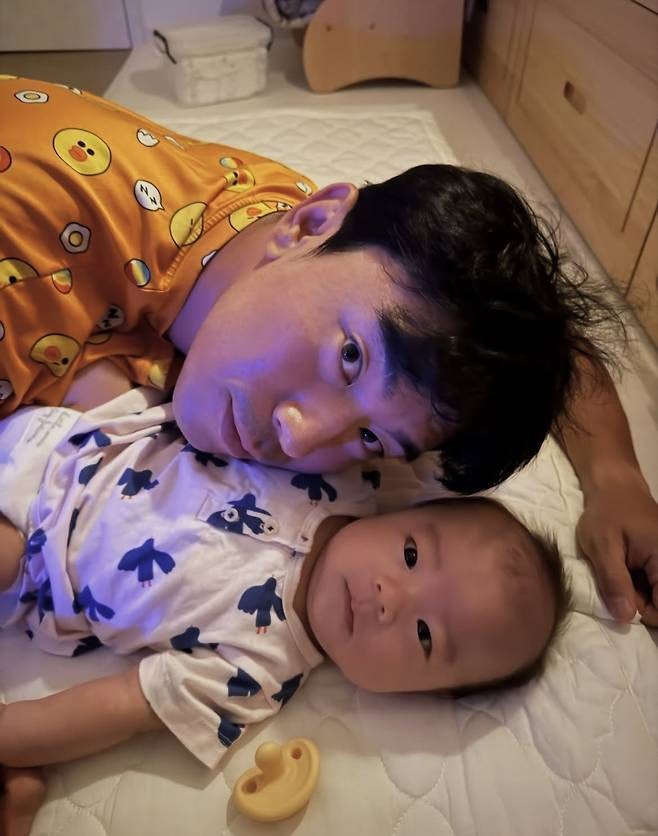 “유전자 진짜 대박”…이시언, 4개월 아들 공개하자 난리난 반응