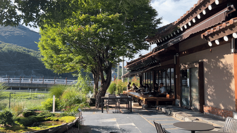 대전 근교 가을 데이트 카페 추천｜동학사 가볼만한곳 야외 한옥마루 커피인터뷰 + 주차 꿀....
