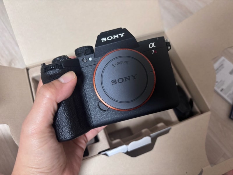 별건 아니고 새 카메라 자랑하는 글(Sony A7R6)