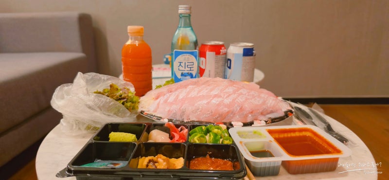 束草中央市場の刺身持ち帰り、ハンスキッチン地元住民おすすめのヒラメ・メバル・ブリ刺身専門店