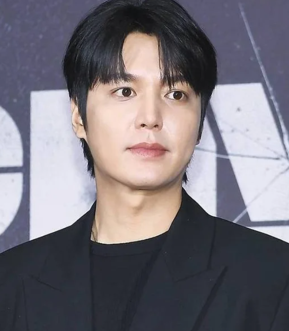 "I Went to the Airport Alone for the First Time Two Years Ago": Ryu Hye-young's Reaction to Lee Min-ho's Honest Confession