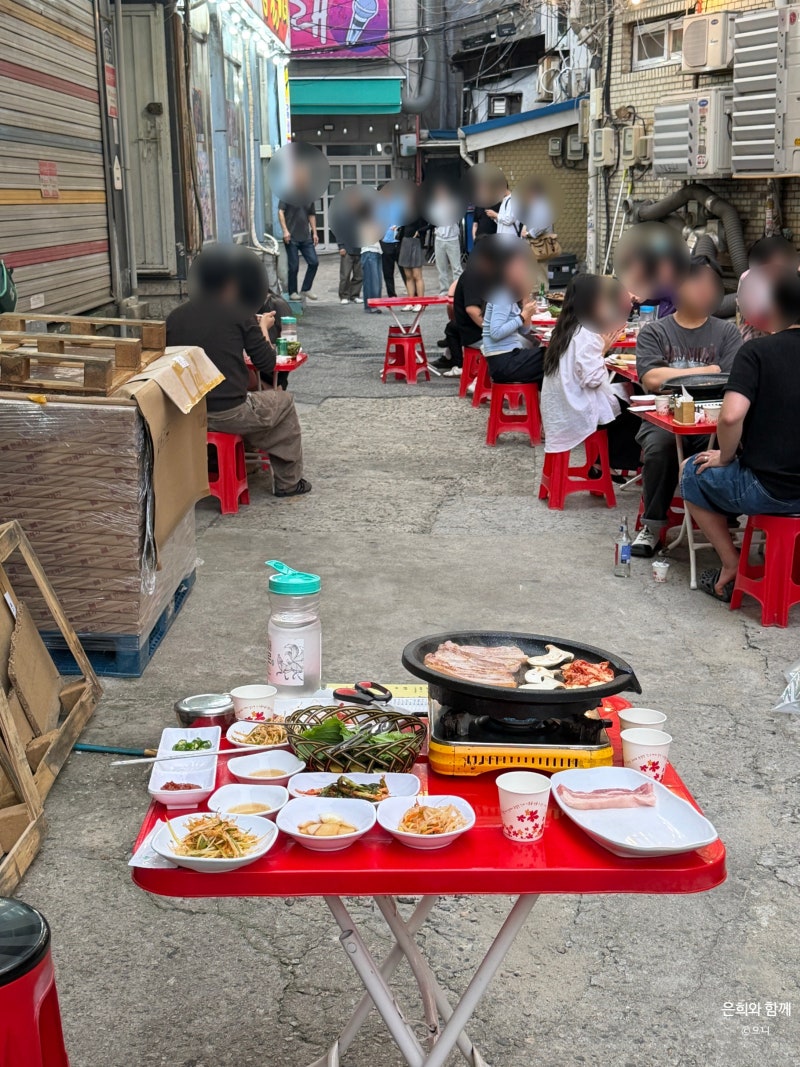 을지로 맛집 야장 가능한 묵은지 생삼겹살 전문 몽돌이네 주말 웨이팅 없이 성공