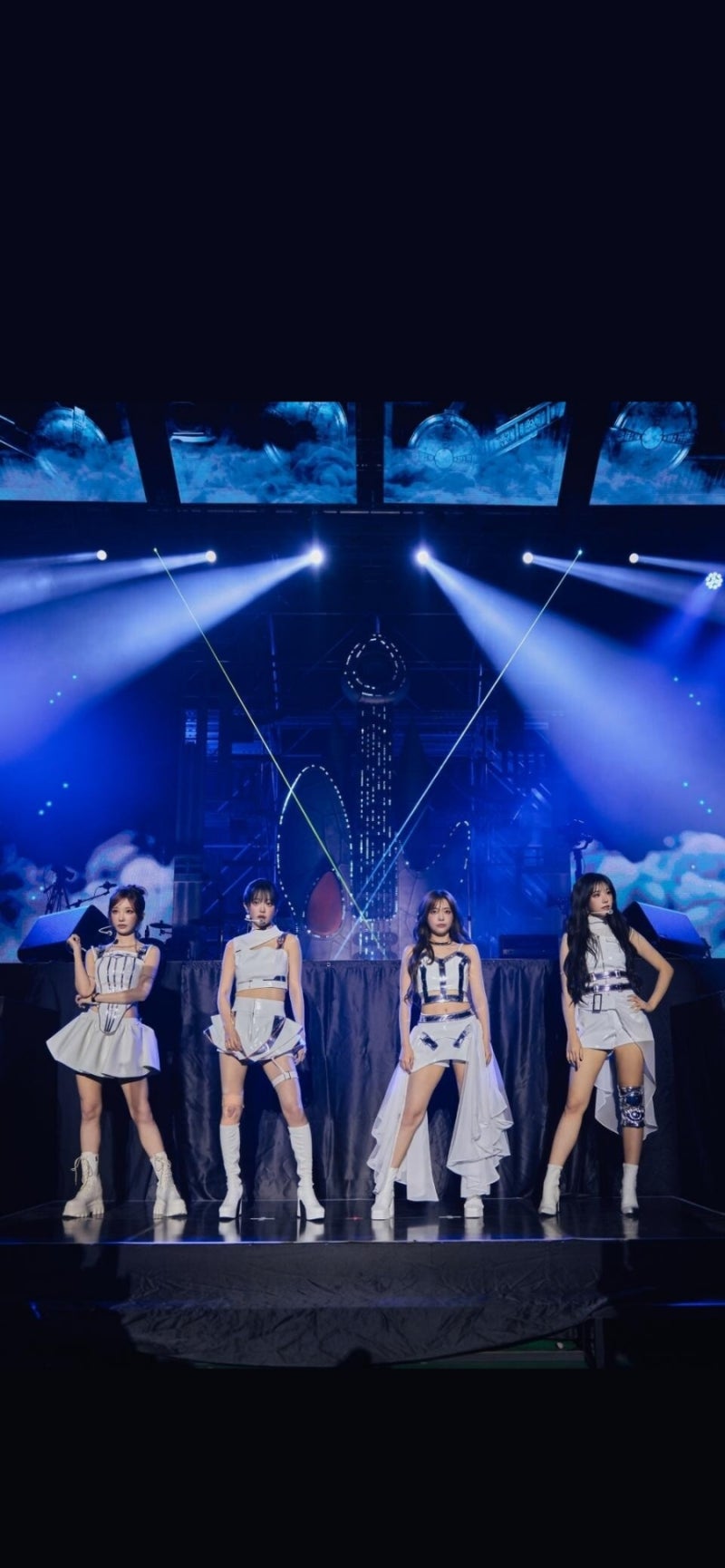 QWER 미발매 신곡 '소년만화' , '피카레스크' 음원으로 발매될까? 두번째 콘서트 로켓런치 이모....