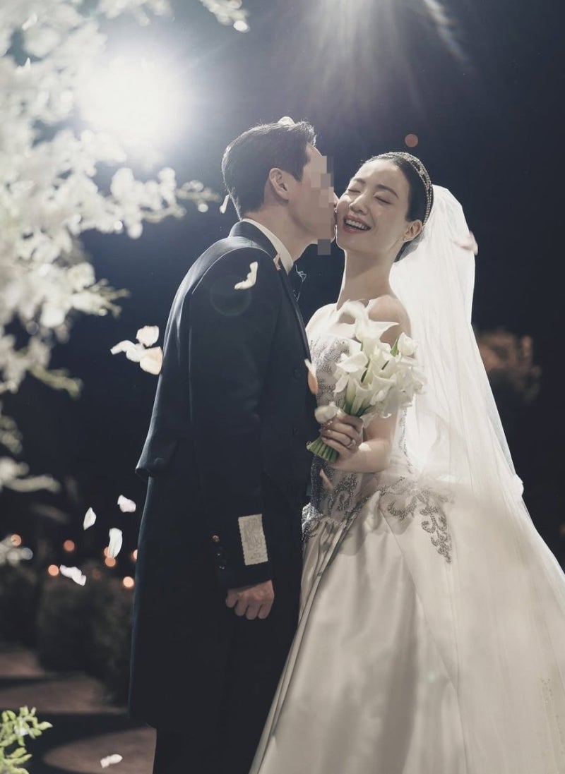 결혼식 버진로드서 결국 눈물 터진 류화영, 남편 정체 숨겨둔 이유 알고 보니