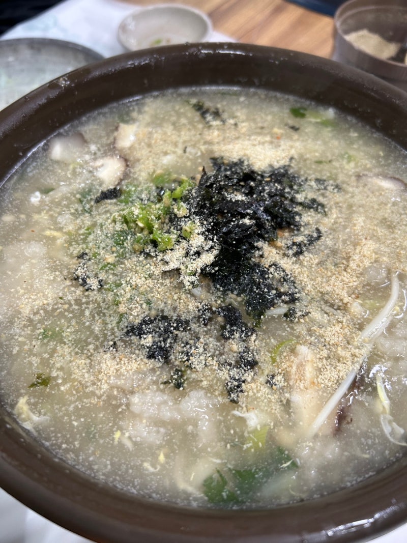 강원도 속초 중앙시장에 위치한 감나무집 감자옹심이 후기