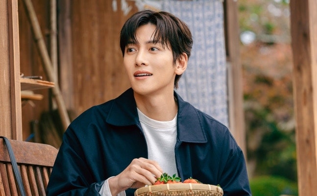 지창욱, 모든 것 잃고 일본 딸기밭으로!이마다 미오와 ‘고당도 로맨스’ 디즈니 플러스 <메....