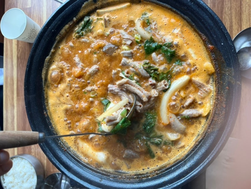 함덕해수욕장 맛집 추천 함덕해수욕장 근처 든든한 국밥 한 그룻 돼지세끼 국밥