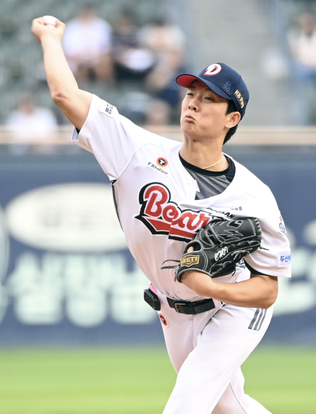 아시안게임 결승전 마운드를 꿈구는 두산베어스 최민석, 현실은 KBO 다승왕을 노리는 것이 쉬....