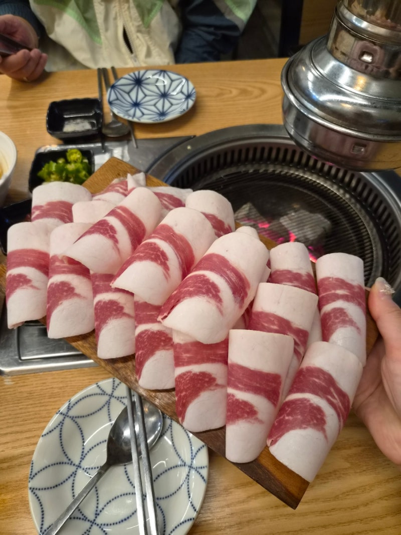 세종 보람동 가성비 좋은 한우 숯불구이 차돌박이 맛집 신사의 한우