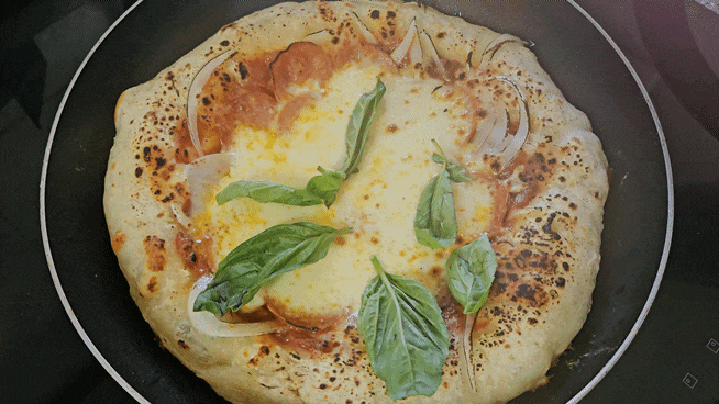 프라이팬 화덕피자 만들기 | 가스토치로 불맛까지! 홈메이드 피자 레시피