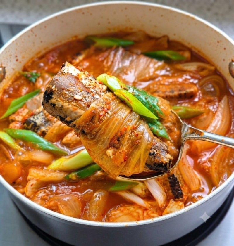 꽁치통조림 김치찌개 끓이는법｜명절 음식 뒤 생각나는 칼칼한 밥도둑
