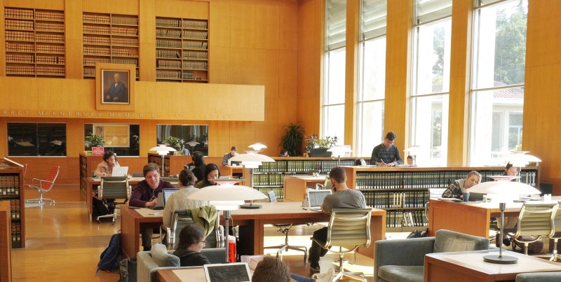 미국 로스쿨 장학금 - 학비를 줄이는 방법과 장학금 받기 좋은 Law School 추천