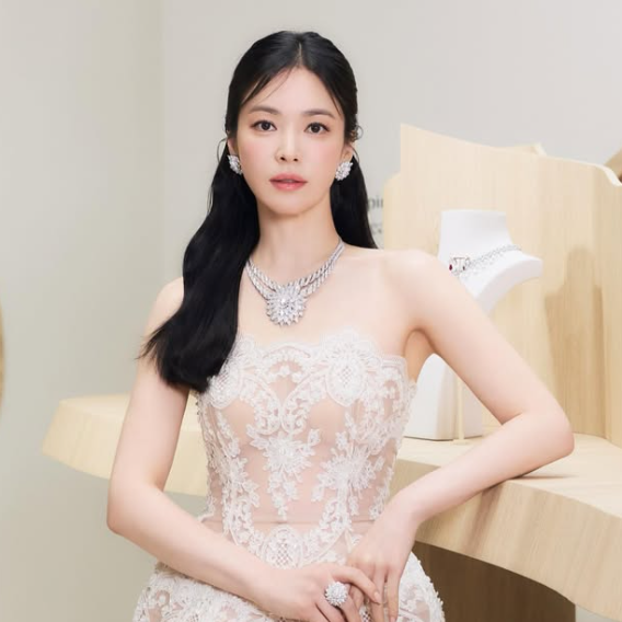 “전지현·김태희와 함께 톱배우였는데 지금도 분위기 그대로” 송혜교 프로필 나이 키 결혼....