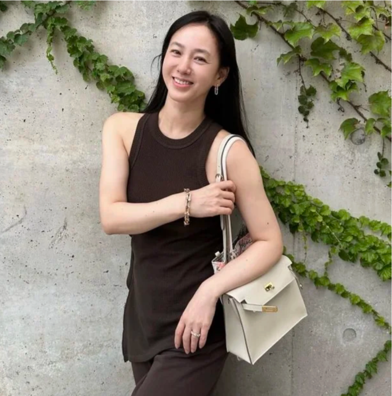 "대학생 엄마 맞어?"세월을 거꾸로 먹는 게 분명한 박주미의 믿기지 않는 방부제 근황