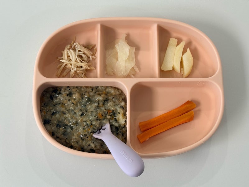 모윰 흡착 식판 아기 이유식부터 간식까지 사용해본 후기