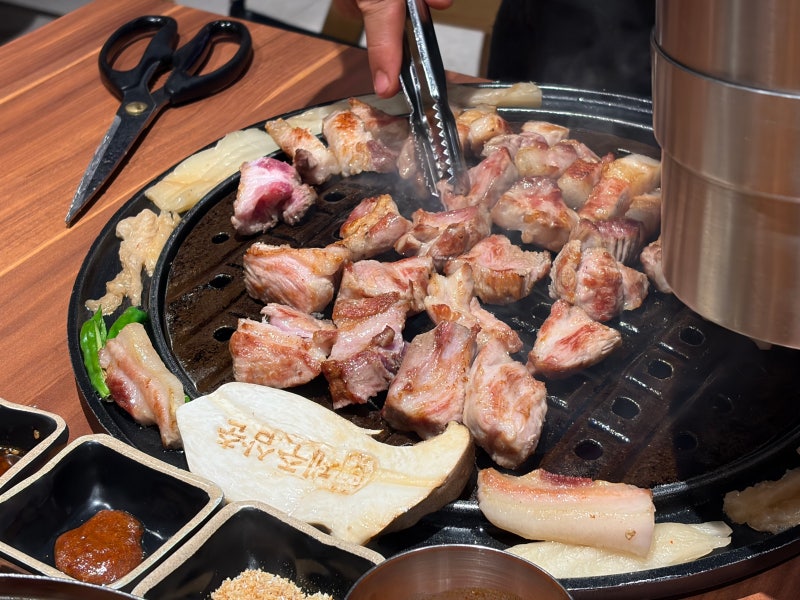 제주 함덕 흑돼지 맛집 제주삼춘 함덕해수욕장 흑돼지 | 조카세트 500g(오겹살&목살) 김치찌개....