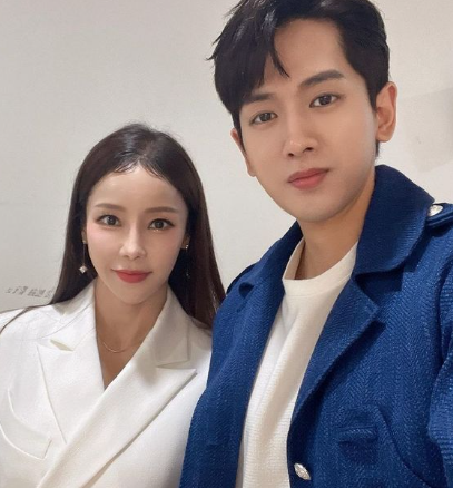 “남편 미국 가고 2주째 혼자” 미나, 북한강서 포착…17세 연하 류필립과 잠시 떨어진 근황
