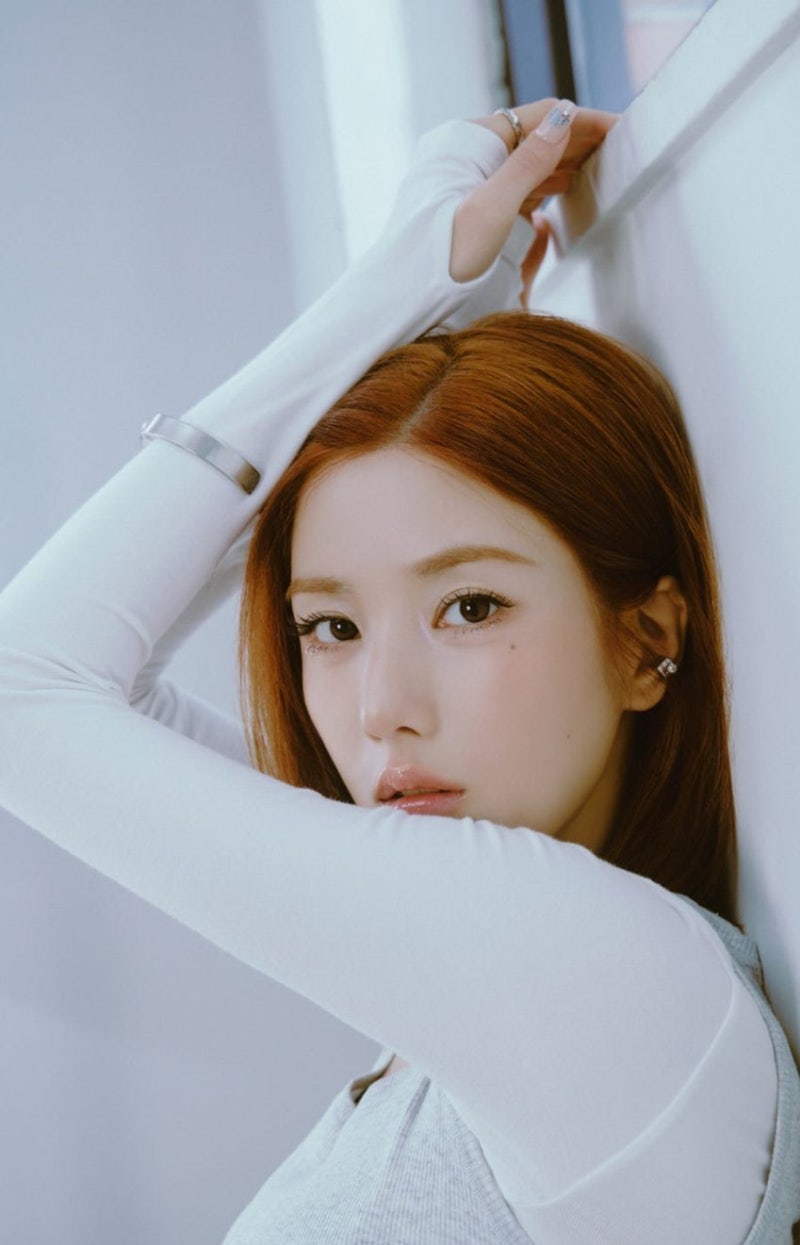 새 소속사 첫 앨범 열흘 만에 벌어진 일…권은비 팬사인회 당일 취소, 무대는 언제 다시 볼 ....