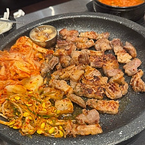 수원역 벌집삼겹살 찬이 맛있는 곳 맛집 모듬한근 내돈내산