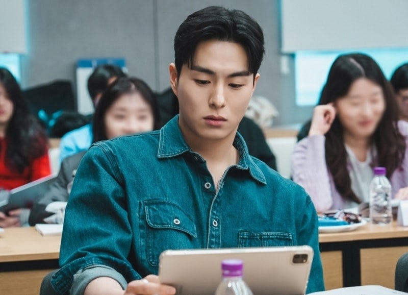 'M:리부트' 정건주 첫 형사 도전, '10년 전 기억' 쫓는 초록빛 추적