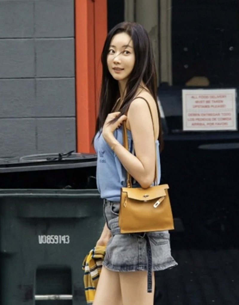 48세 나이 잊은 김사랑 뉴욕 근황과 우리가 그녀를 여전히 기다리는 이유