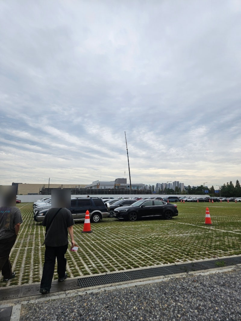 [Gyeonggi/Goyang] KINTEX Exhibition Center 2 Parking: Complete Guide to Fees, Location, Discounts, and Tips (Plus 2026 Back Number Concert Info)