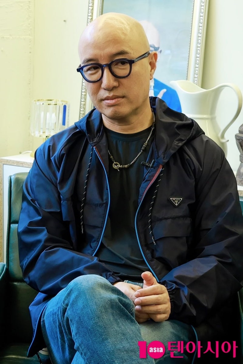 홍석천 민머리 벗고 풍성한 머리로 변신, 가발일까 AI일까 (자녀·근황까지)