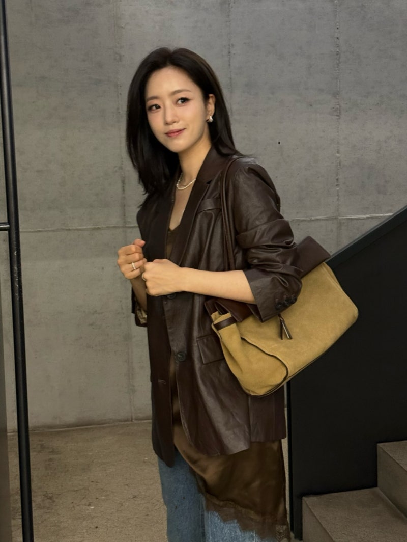 함은정 가방 인스타 패션 보부상백 빅백 조이그라이슨 엘란 스웨이드 숄더백 여성 가을 가방....