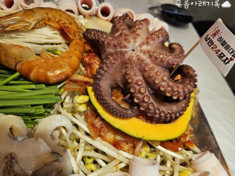 [여수 돌문어 삼합 맛집]여수 밤바다와 낭만포차24 2관 해물삼합