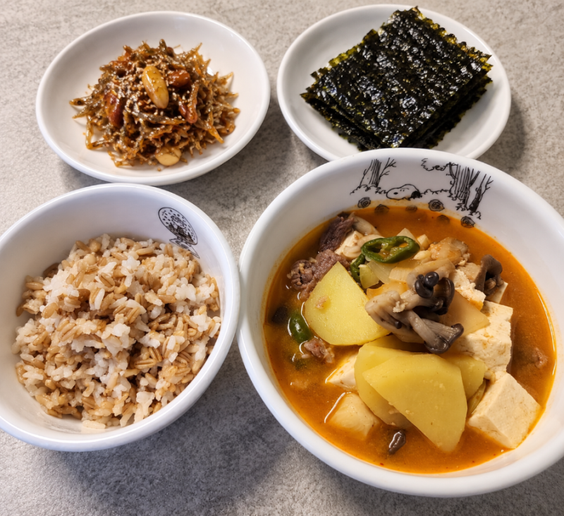 차돌된장찌개 레시피, 버섯 듬뿍 넣어 푸짐하게 끓였어요