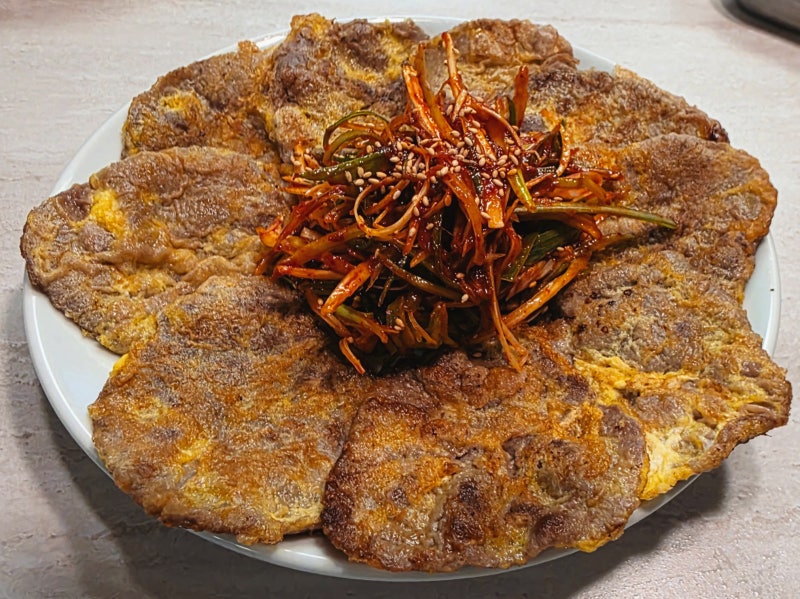 파채 무침 곁들인 소고기 육전 만드는 법