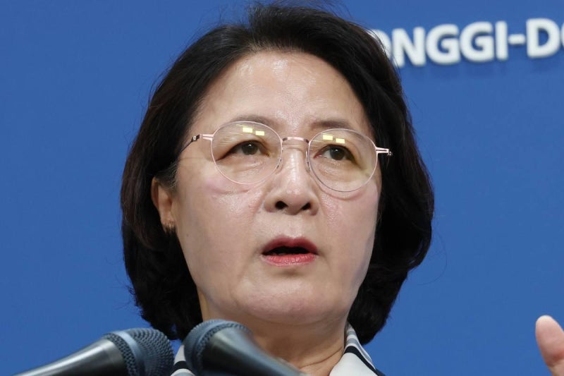 추미애 사퇴 청원 1만 명 넘자 하루 만에 답변했다...'복붙 답변'