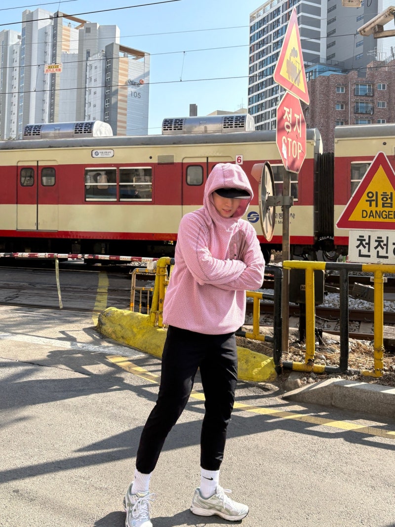 땀은 빨리 마르고 자외선은 가려주는 러닝 긴팔 티셔츠 추천 4가지(후드 vs 롱슬리브 비교)
