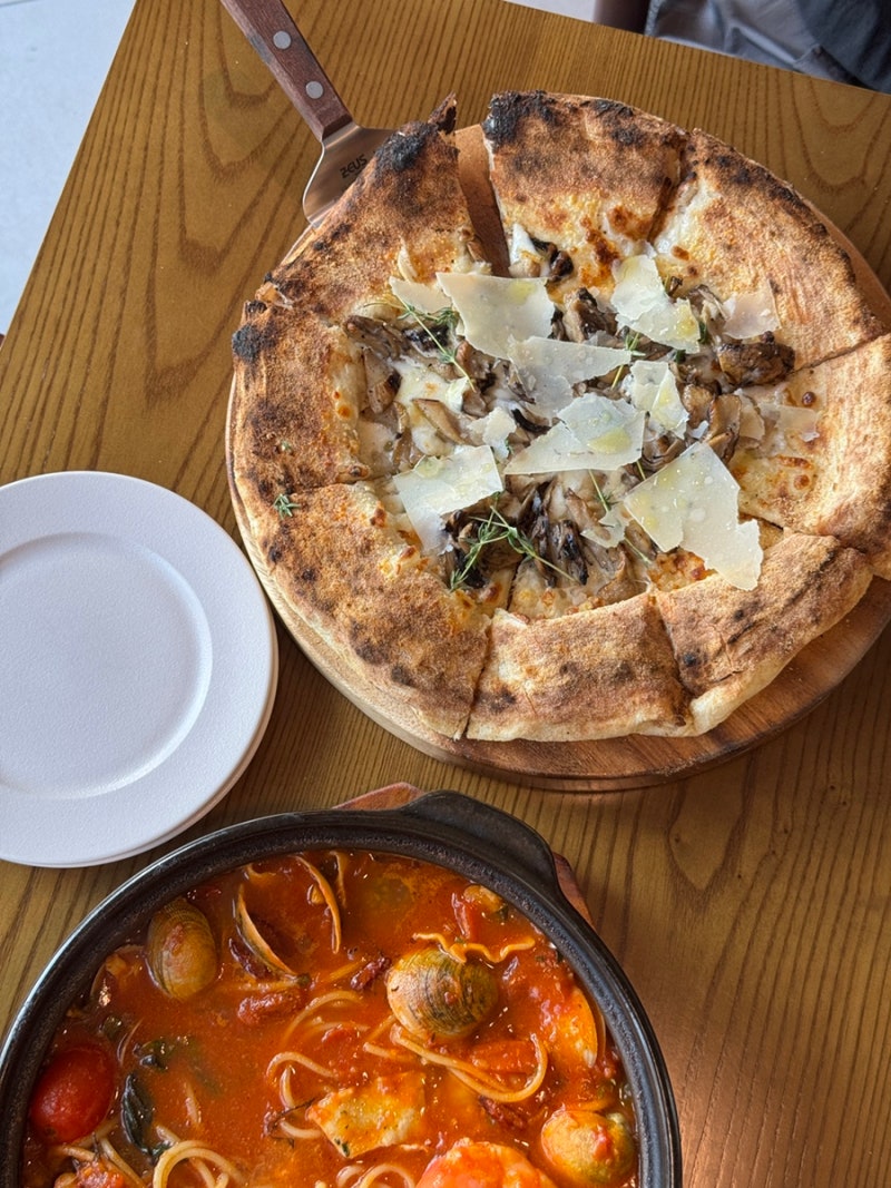 쉐이드트리 국중박맛집 한강뷰 예쁜 이촌동맛집 뚝배기 토마토 파스타 후기
