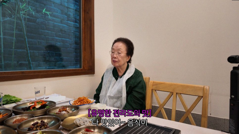 The Reason IU Rushed to a Gwangju Tteokjip at 5 AM and Filming Behind-the-Scenes