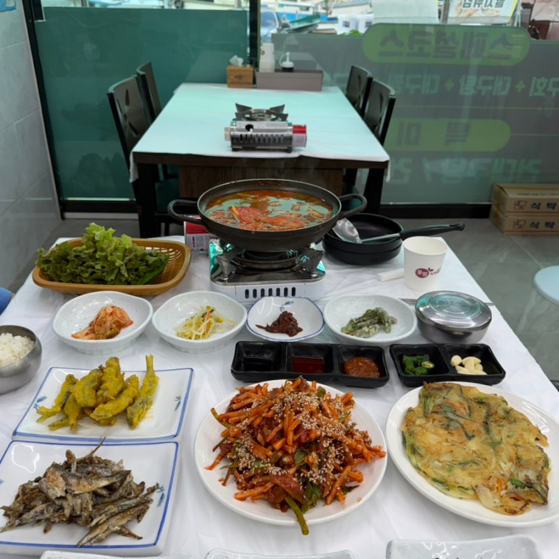 거제도 현지인 맛집 멸치쌈밥을 코스로 즐기는 외포항 횟집 효진횟집
