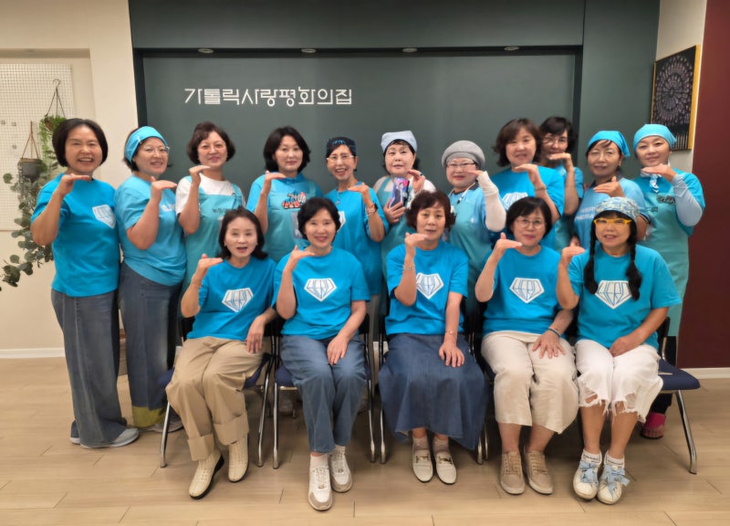 임영웅 팬클럽 영웅시대밴드 나눔모임, 쪽방촌에 전한 86번째 따뜻한 한 끼…누적 후원 4억 24....
