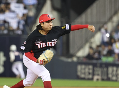 "20억 FA 대참사" KIA 김범수 ERA 10.50 추락 이유는? 지금 필요한 건 구속보다 변화다