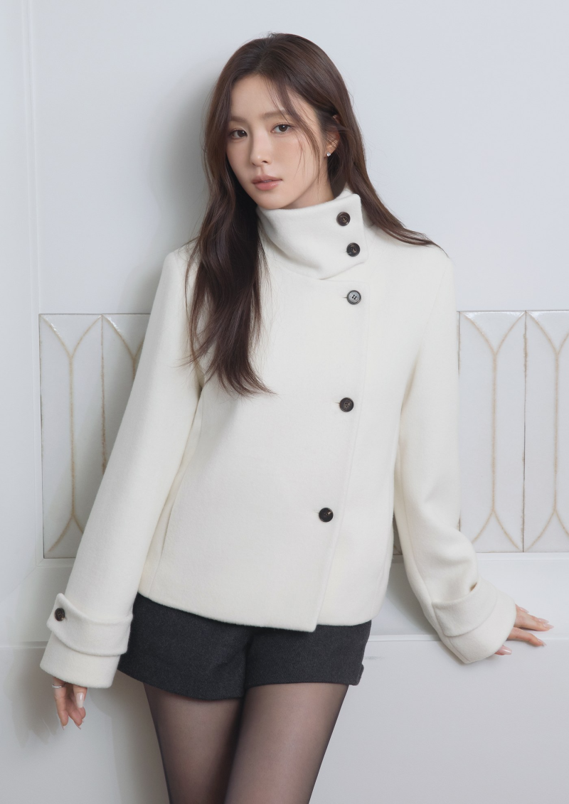 시에 SIE 코트, 신세경 착용 케리 울 하이넥 하프 코트 가격·사이즈·9월 15일 오픈 시간 확인