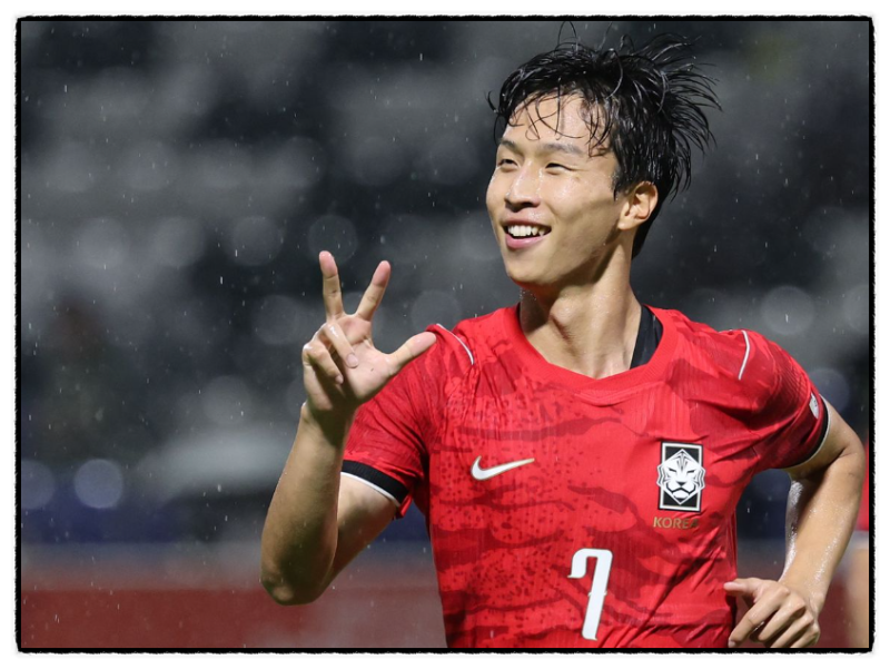 축구선수 엄지성 해트트릭 폭발 나이 고향 학력 가족관계 프로필 총정리
