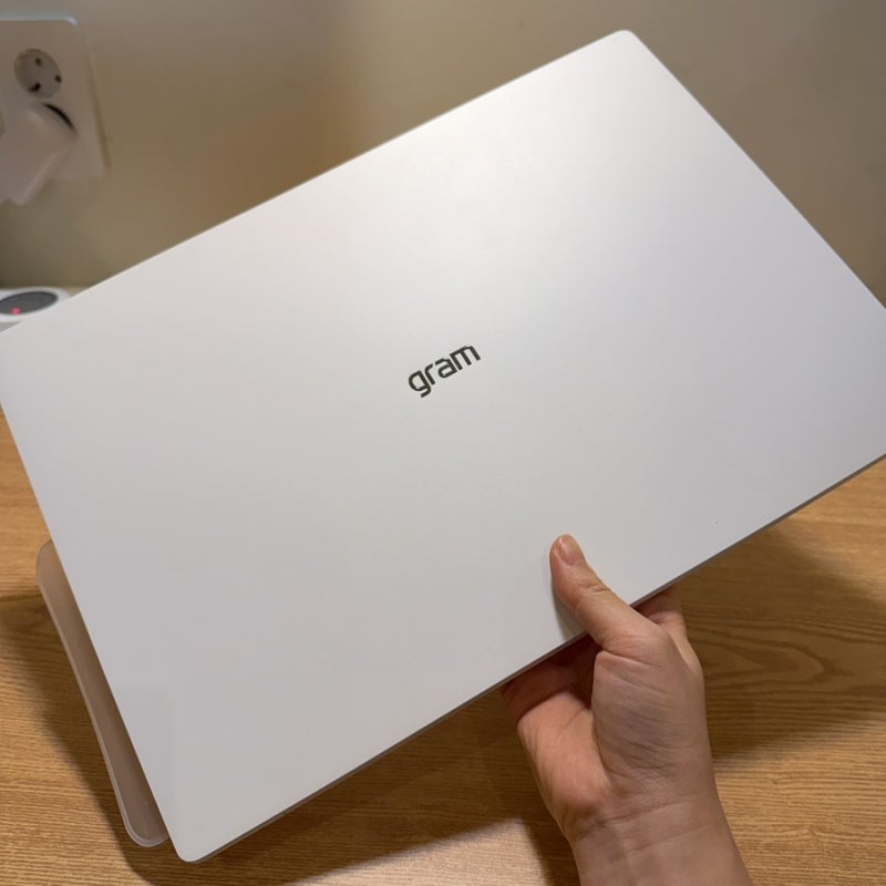 LG 그램 PRO 16인치 얼마나 가벼운지 직장인 노트북 추천