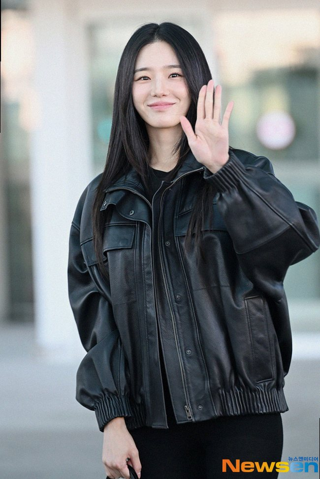 박규영 공항패션에서 포착된 슬림핏 부활 조짐과 엇갈린 패션계 시선