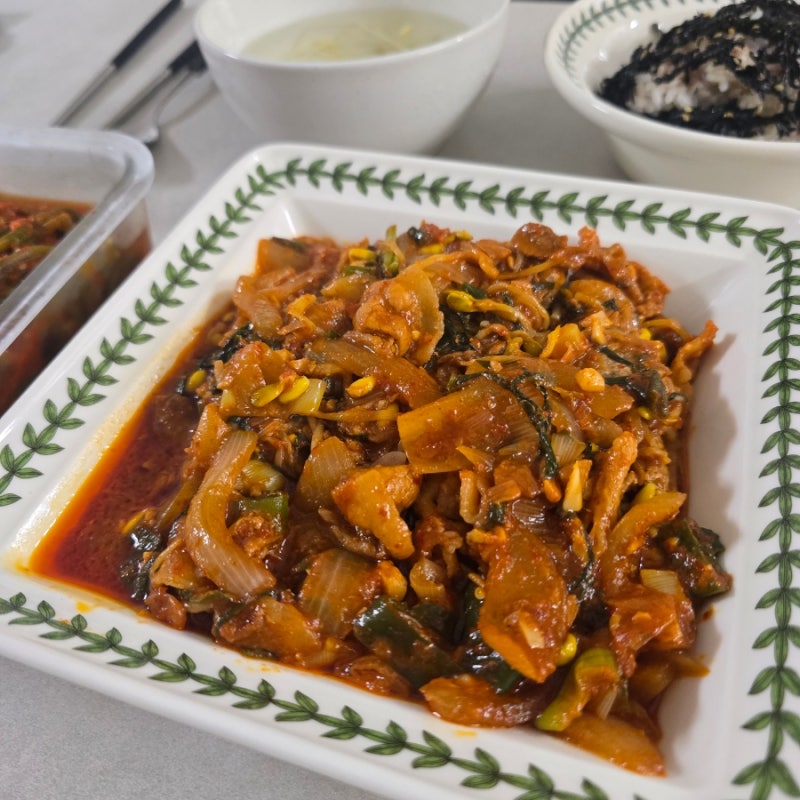 옛날 추억여행의 콩불 |  대패삼겹살 콩나물불고기 콩불 만들기 레시피
