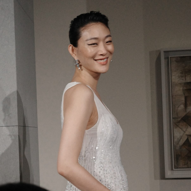 "수건 한 장만 걸치고 책 읽는 이 여자"…최소라, 만삭 D라인 공개한 근황은?