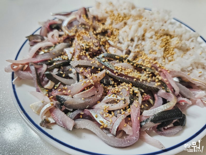 부산 부전시장 먹거리 포장 맛집 추천, 가을전어 뼈추리고 아나고회 섞어서 부산횟집 중자 ....