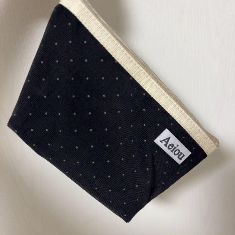 29cm 아에이오우 파우치 싸게 구매한후기 Aeiou basic pouch Little Dot Black (L size) 땡땡이 라지사이즈....