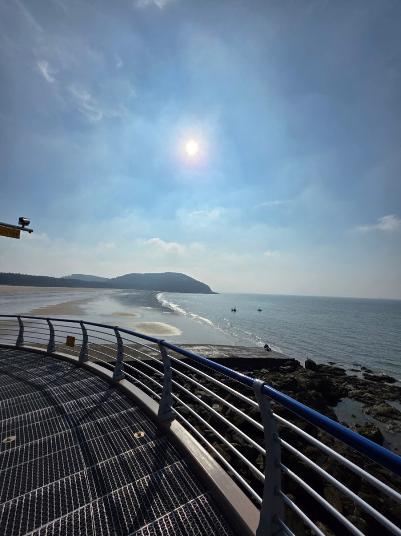 Wonsando Beach, Boryeong: A Recommended Place for Kids, Featuring a Local-Recommended Marine Deck and Tidal Flat Experience